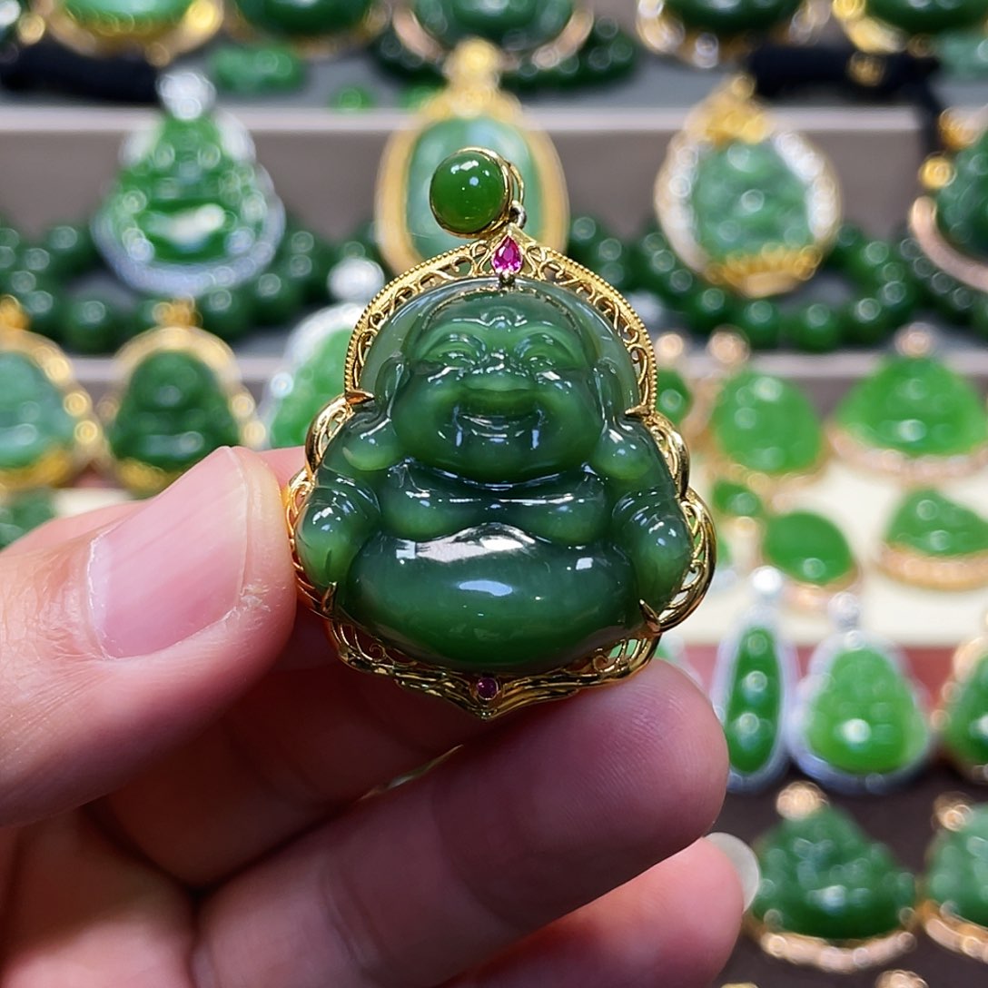 和田玉（碧玉）颈饰18K金镶嵌佛公30mm
