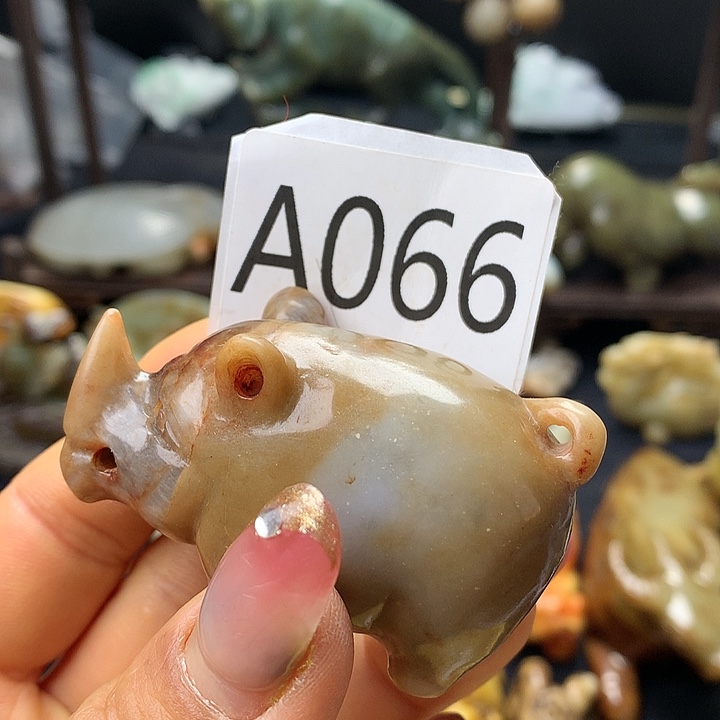 和田玉未镶嵌车挂