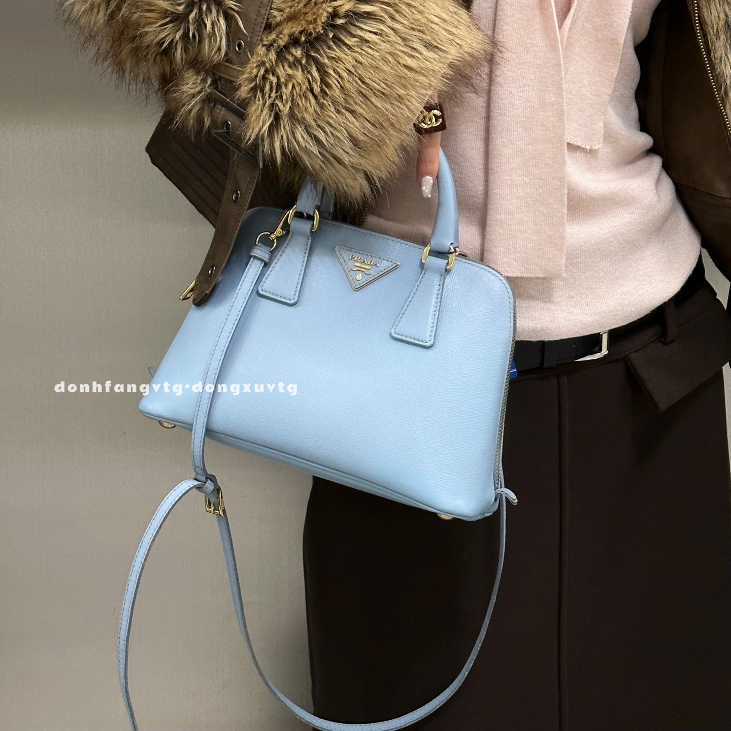 95新 Prada/普拉达 pradababy blue蓝色贝壳斜挎包
