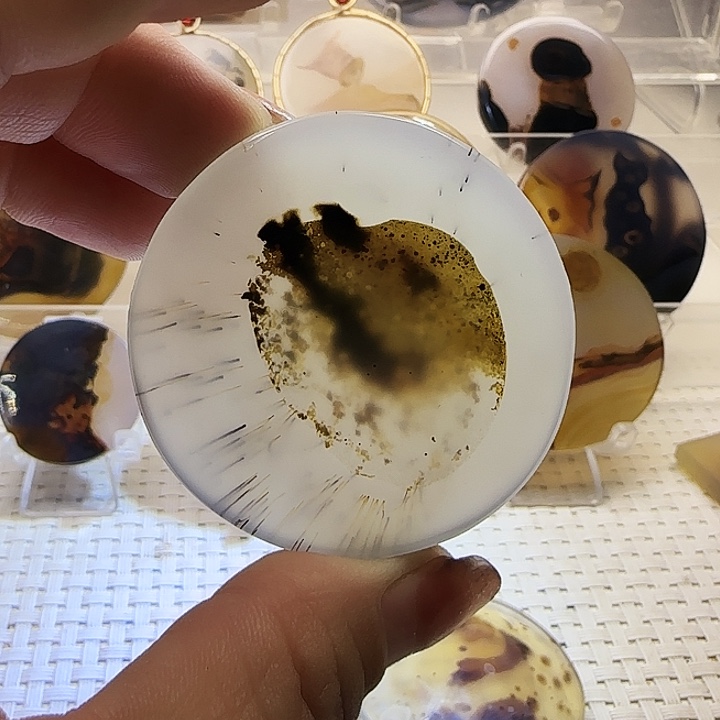 玛瑙/玉髓未镶嵌珠宝奇石