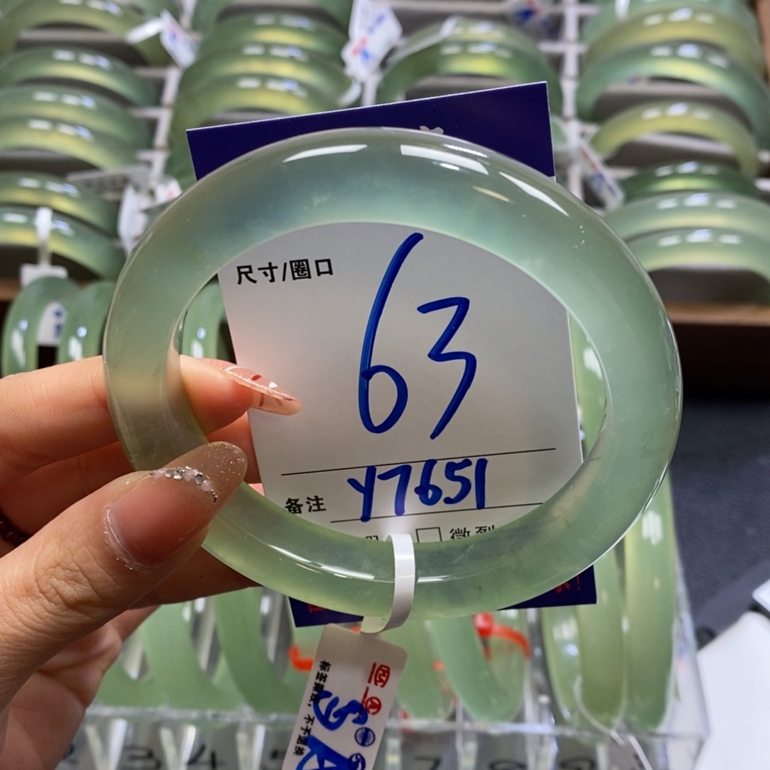 蛇纹石玉手镯未镶嵌大*姐