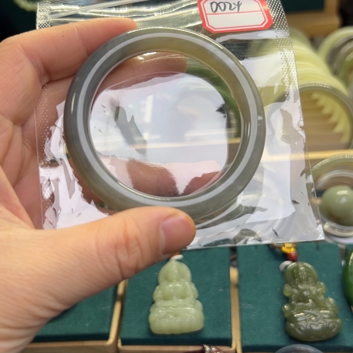 和田玉手镯未镶嵌54.9圈围0024