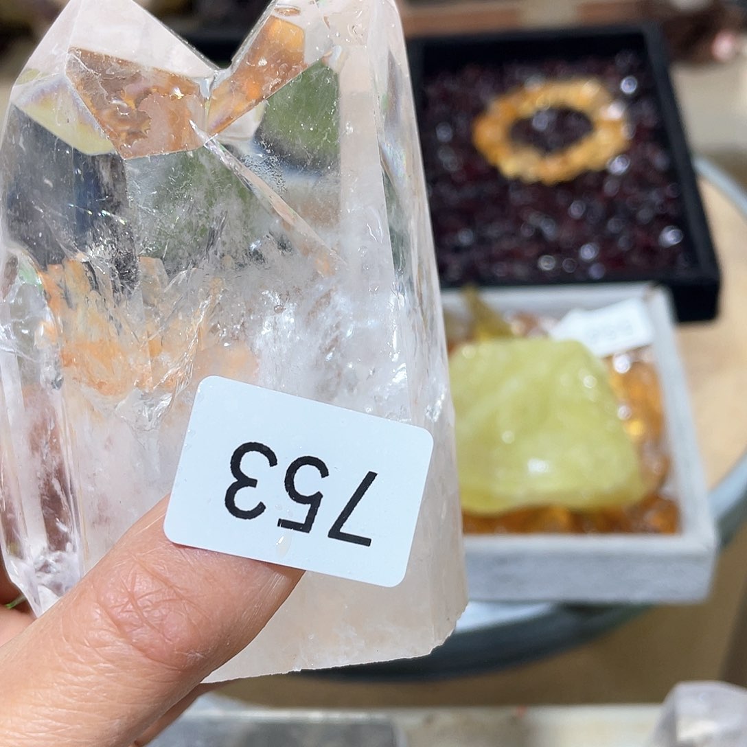 水晶摆件……未镶嵌