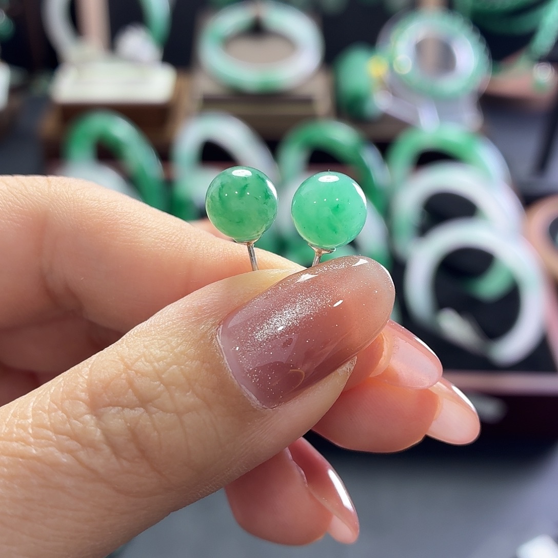 石英质玉未镶嵌耳钉