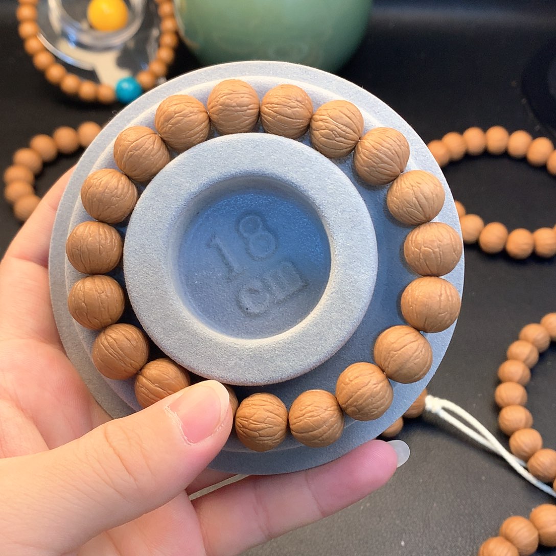 Y***。手串猴头核桃13mm