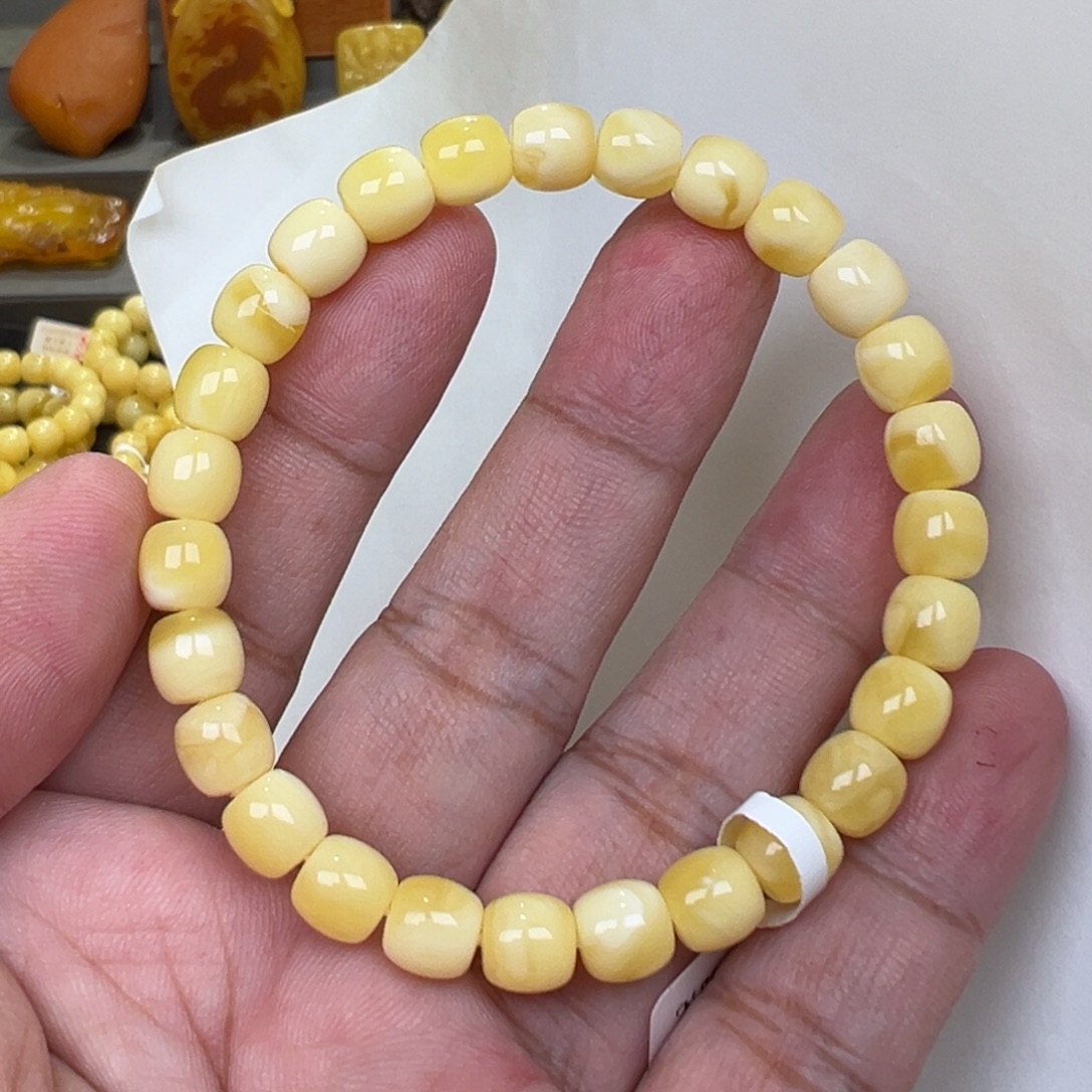 蜜蜡未镶嵌珠宝奇石7加7.8克