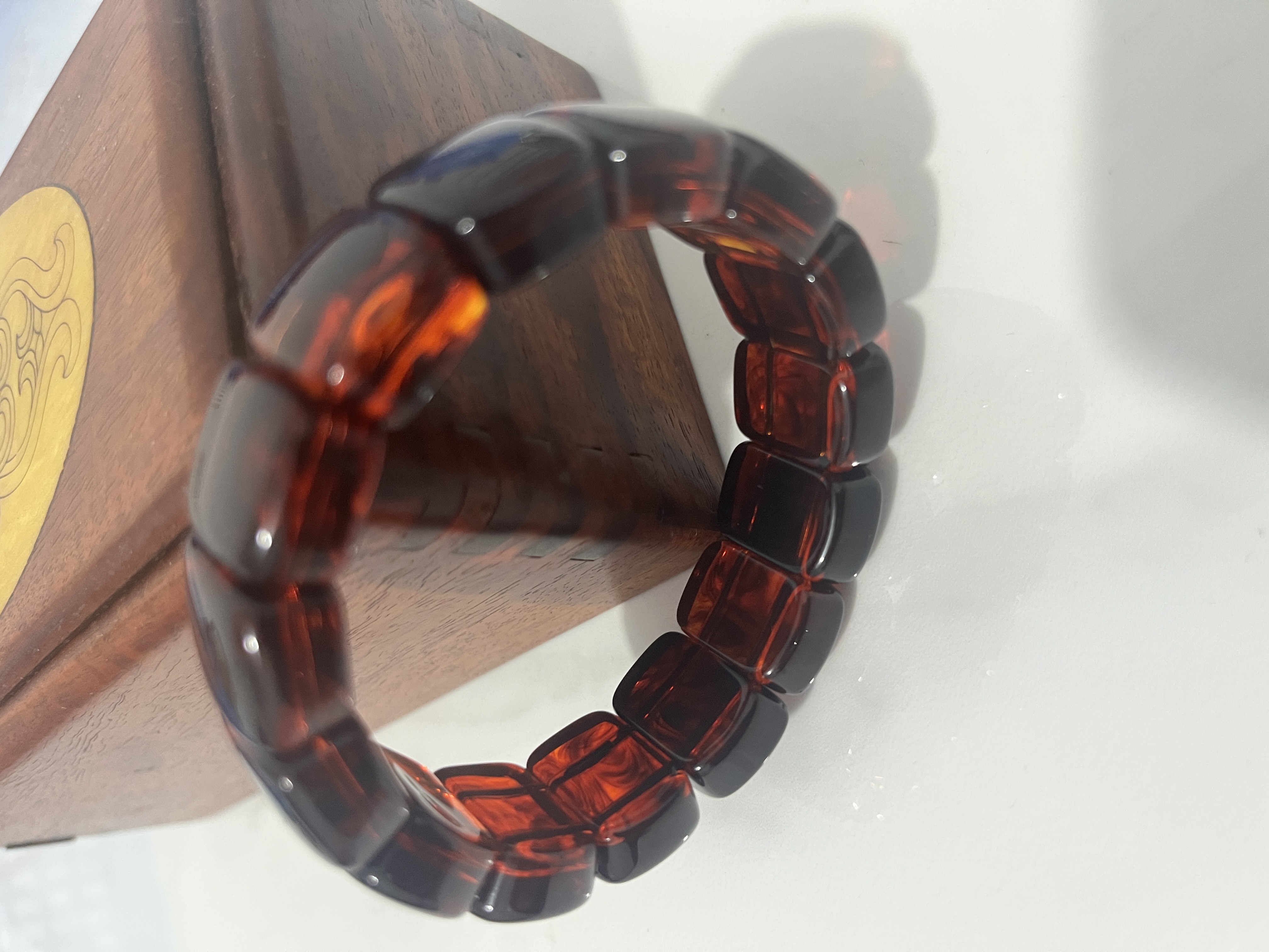 1079-精美精品精选手串2无礼盒