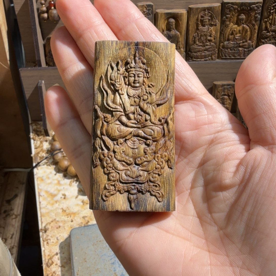 吊坠沉香白棋楠吊坠雕刻牌11.1克