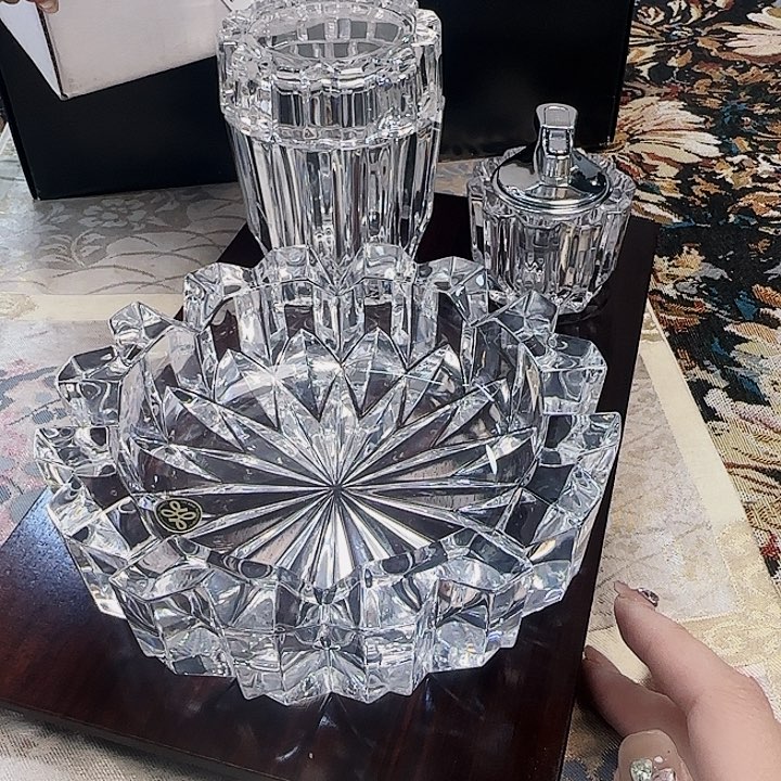倩倩海外陶瓷工艺品