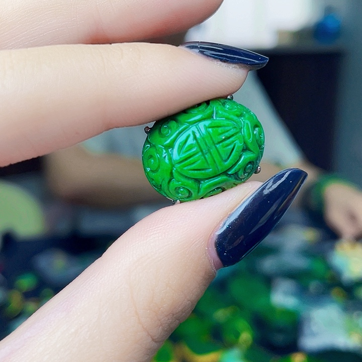 颈饰银S925镶嵌翡翠多样性