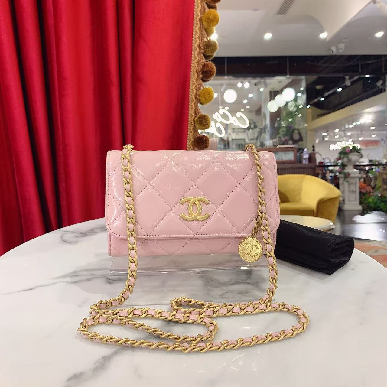 95新 Chanel/香奈儿 22k金币woc樱花粉金扣牛皮芯片款/17967693