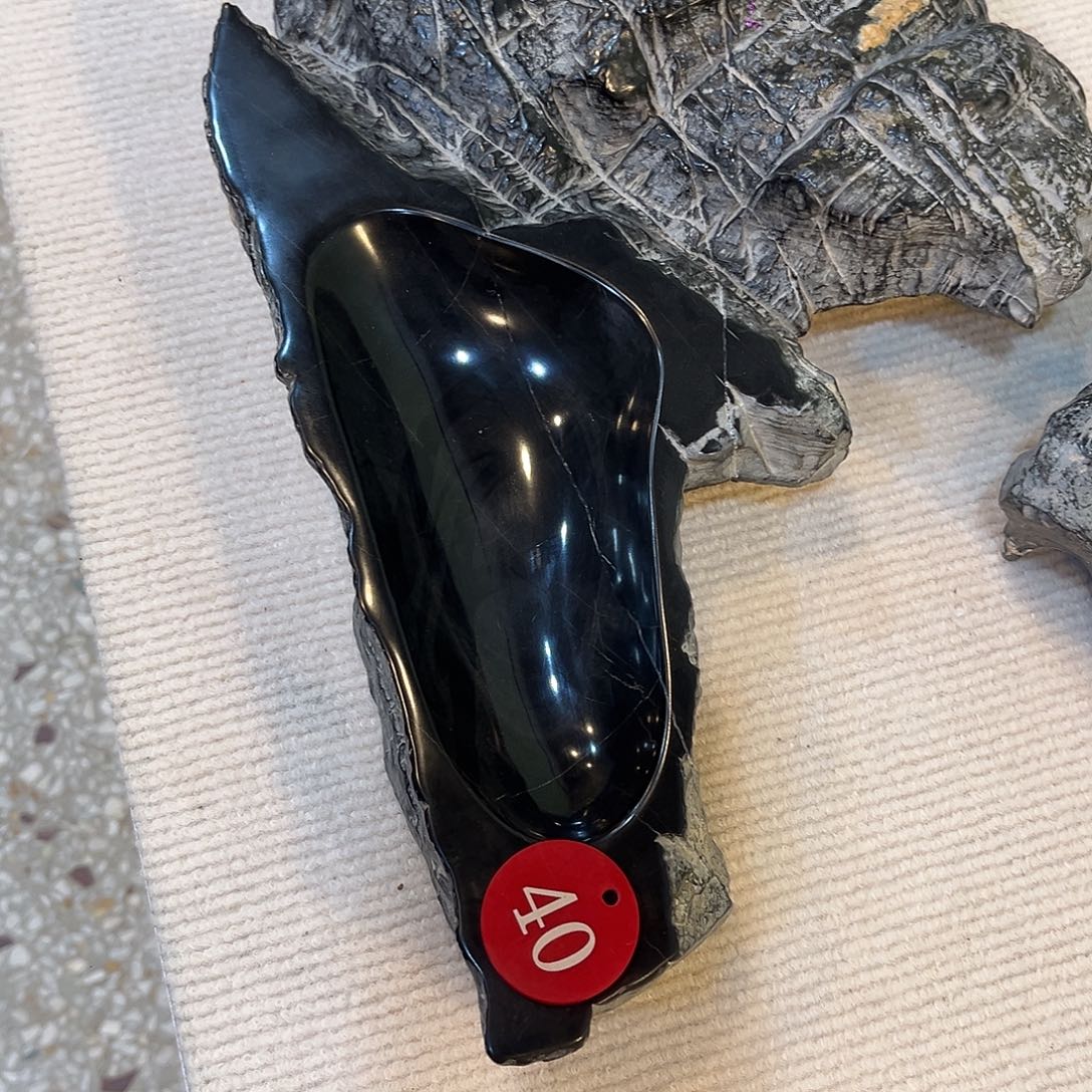 渐***林灵璧石原石砚台摆件