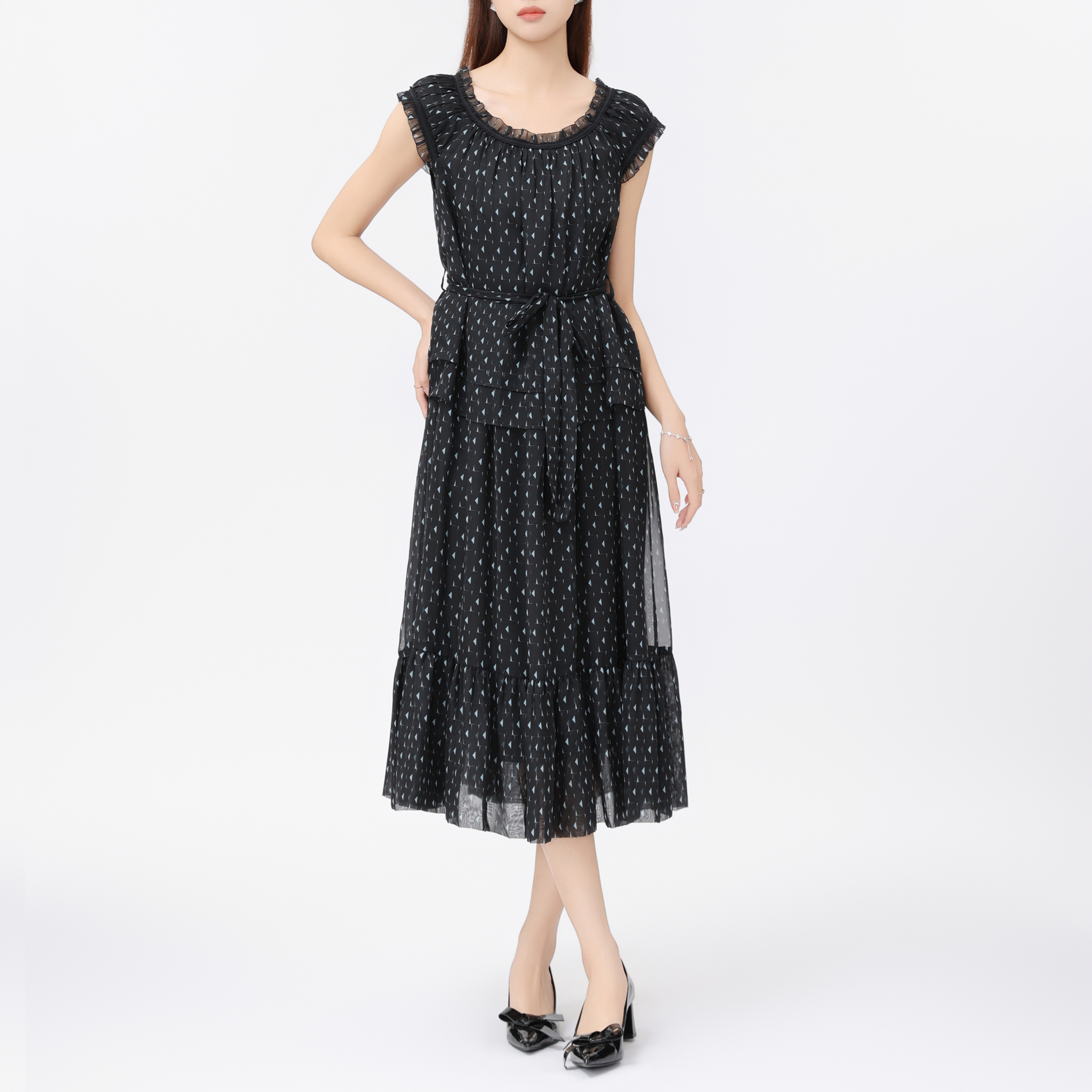 GIRDEAR/哥弟夏日显瘦小黑裙法式气质收腰连衣裙种草穿搭1500481