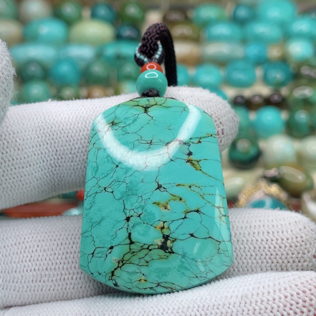 未镶嵌绿松石颈饰