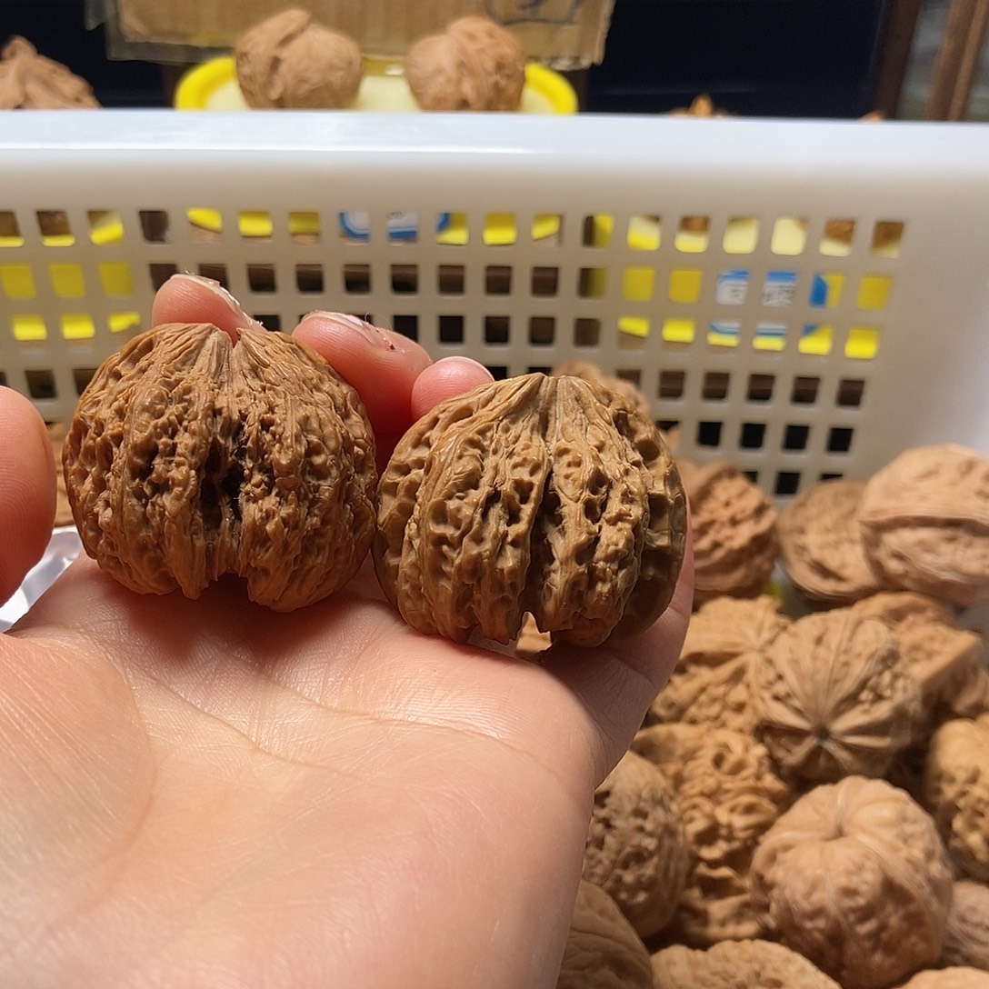 七***里文玩核桃吊坠南疆连体