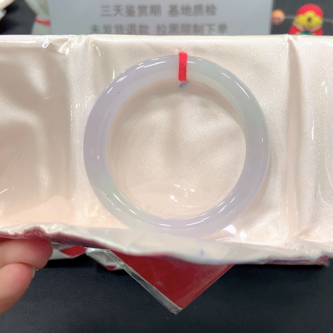 翡翠未镶嵌手镯50圆