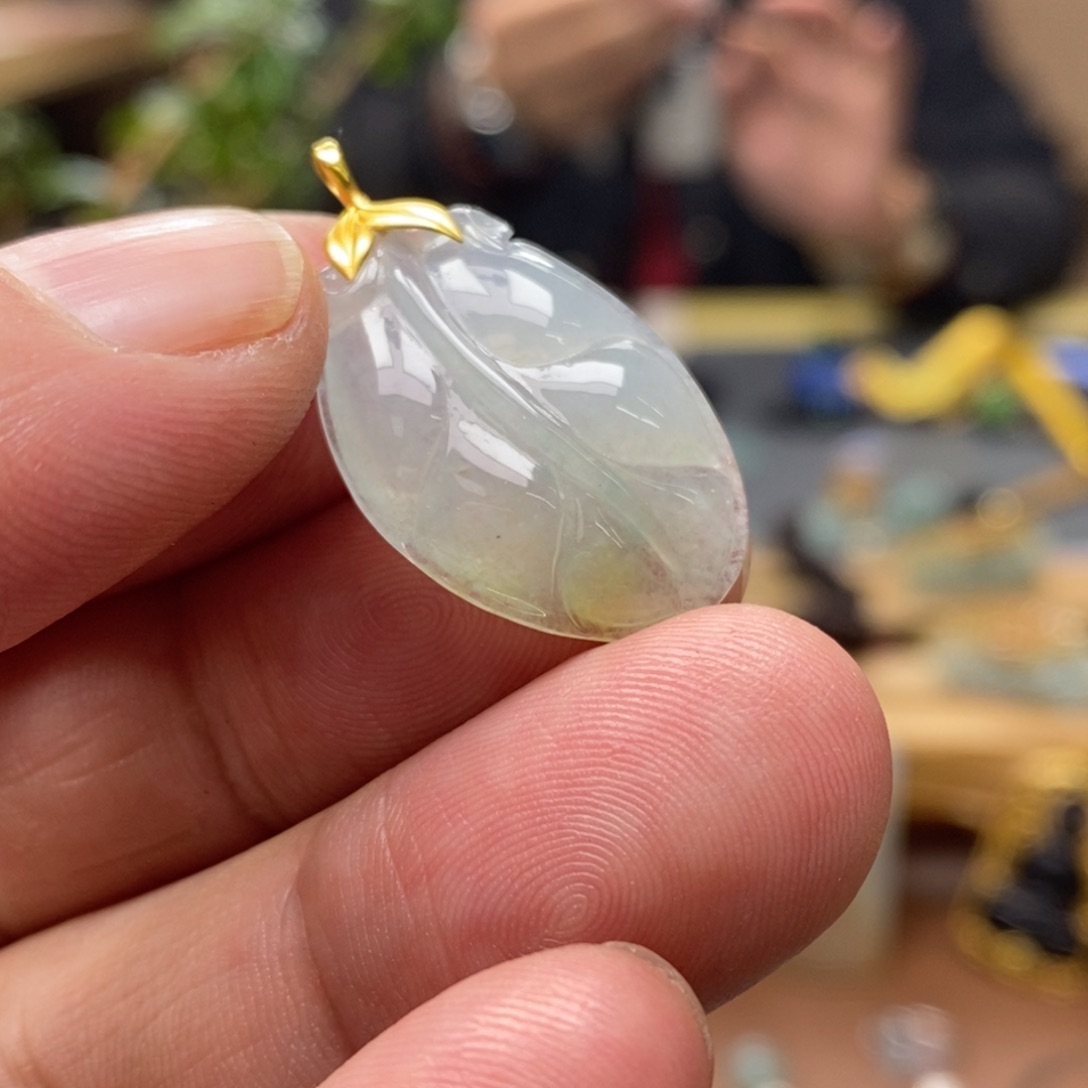 翡翠颈饰18K金镶嵌挂件