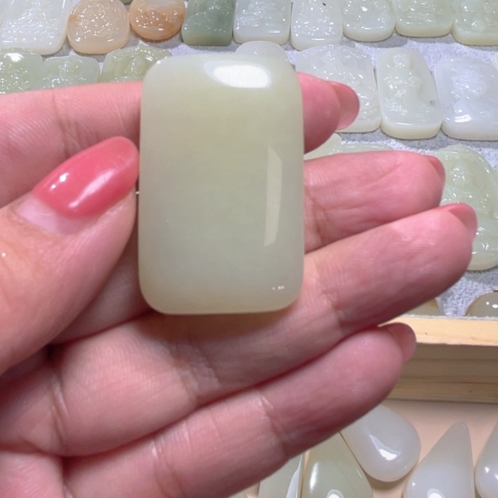未镶嵌和田玉（糖玉）珠宝半成品