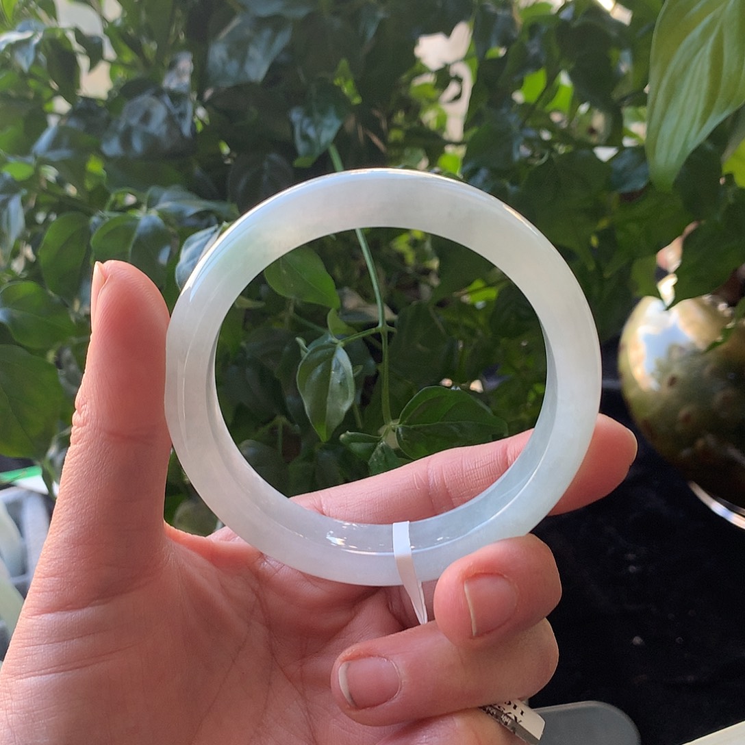 L***儿翡翠未镶嵌手镯天然翡翠手镯