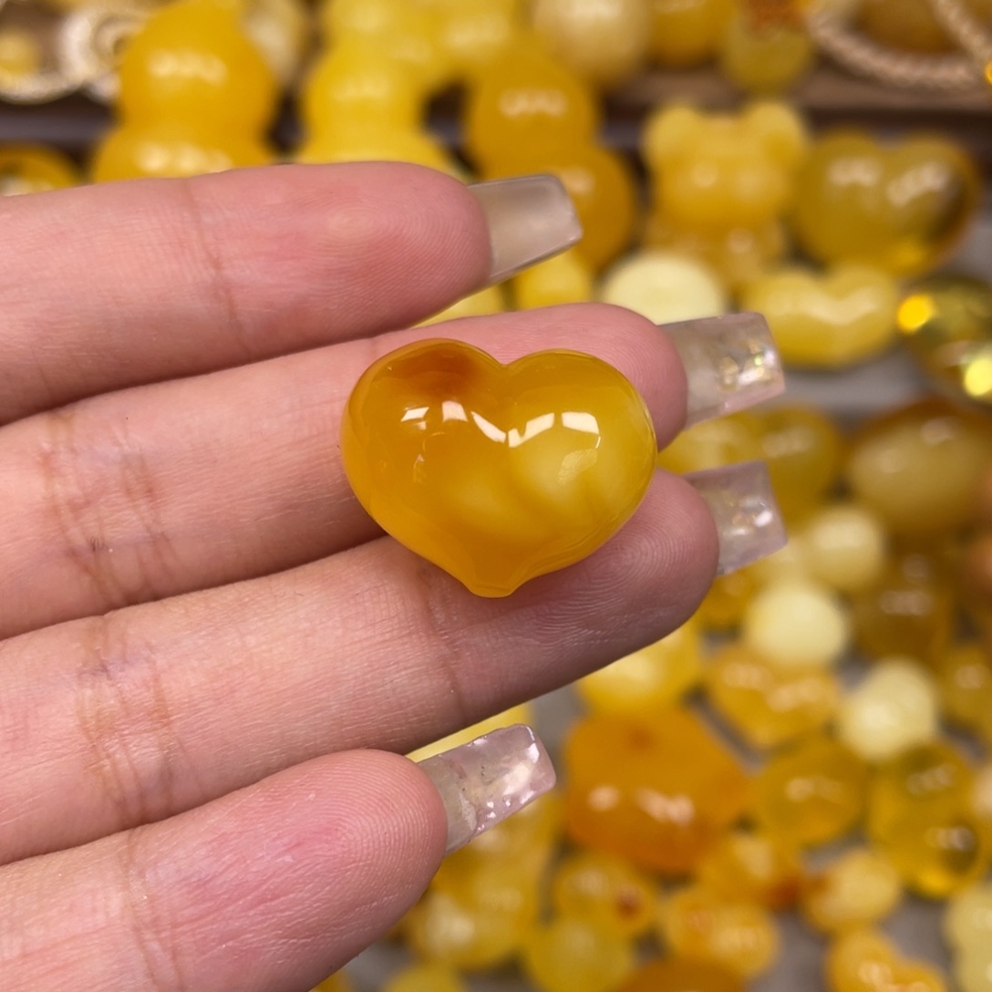 琥珀未镶嵌珠宝奇石