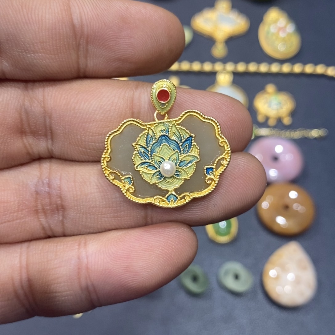 和田玉颈饰银S925镀金镶嵌