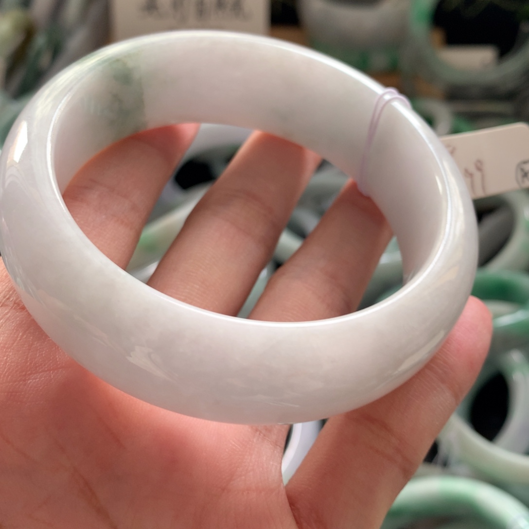 我***士翡翠未镶嵌手镯48小时鉴赏期