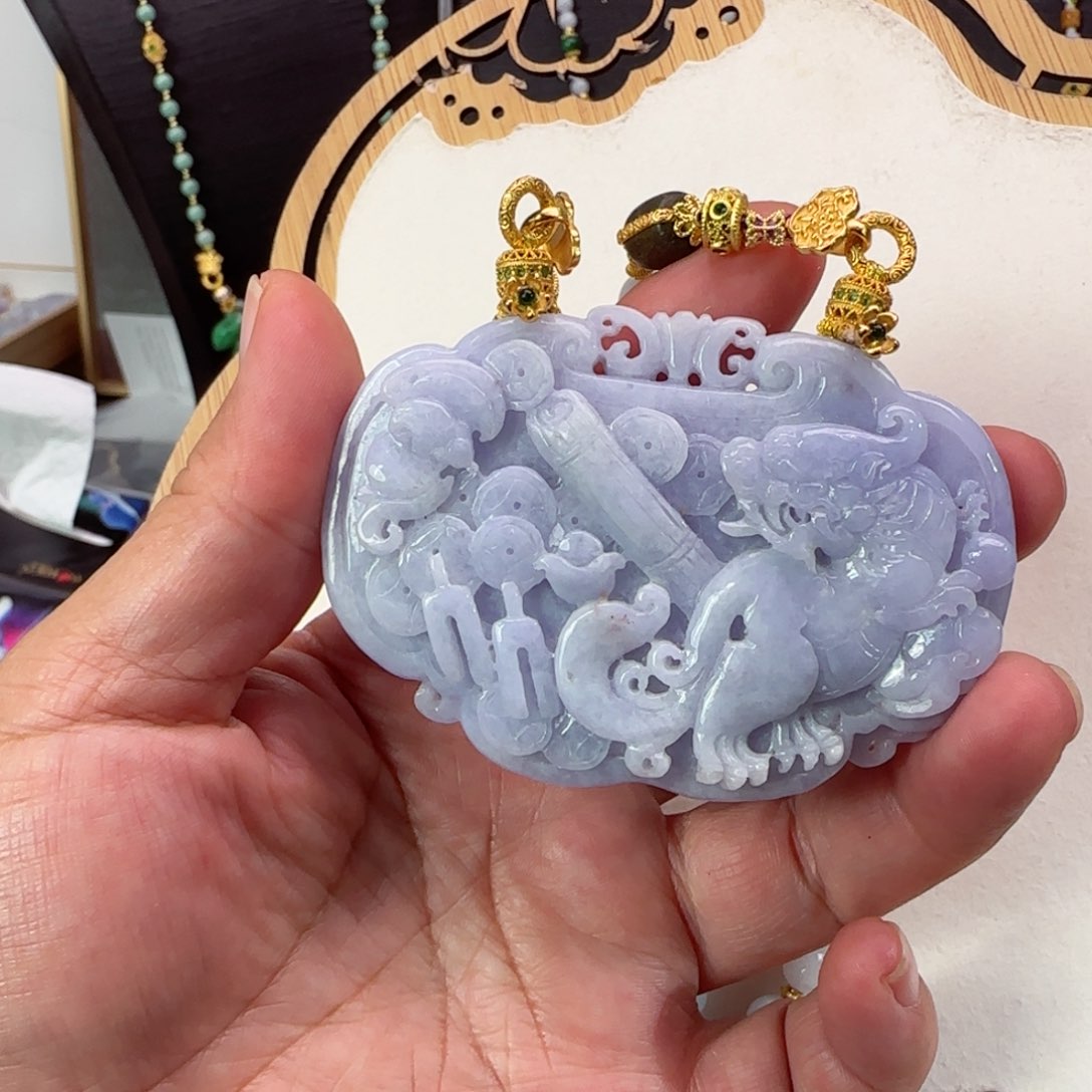 翡翠颈饰未镶嵌仿古