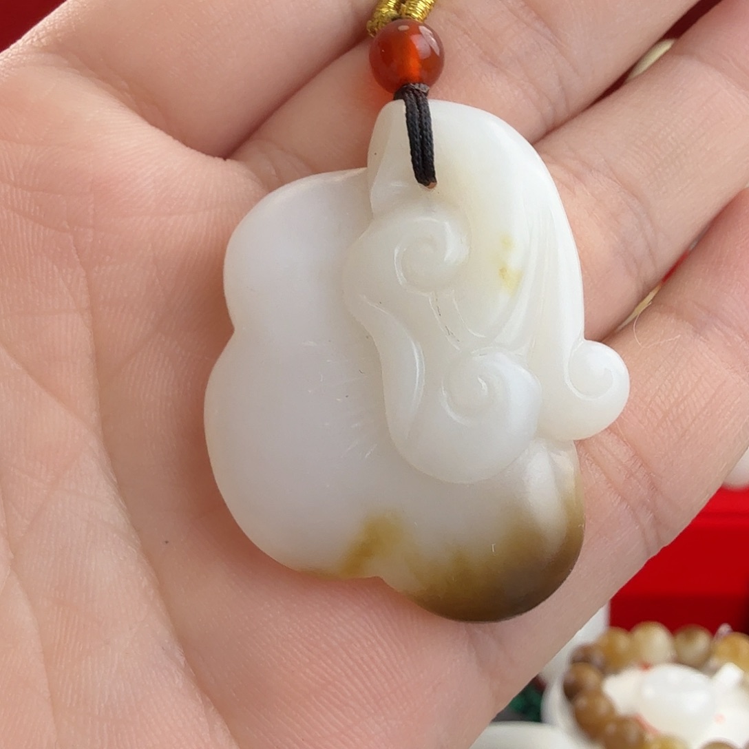 和田玉（糖玉）未镶嵌颈饰