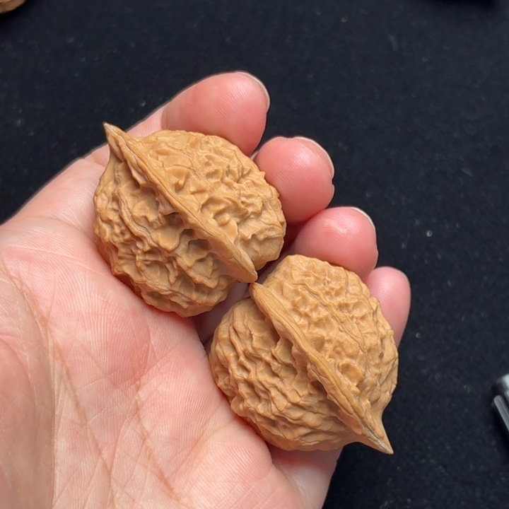 吊坠文玩核桃11号野生鸡心34.34.39