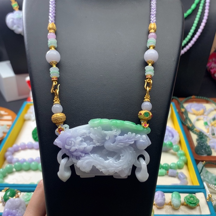 翡翠未镶嵌颈饰翡翠凤凰