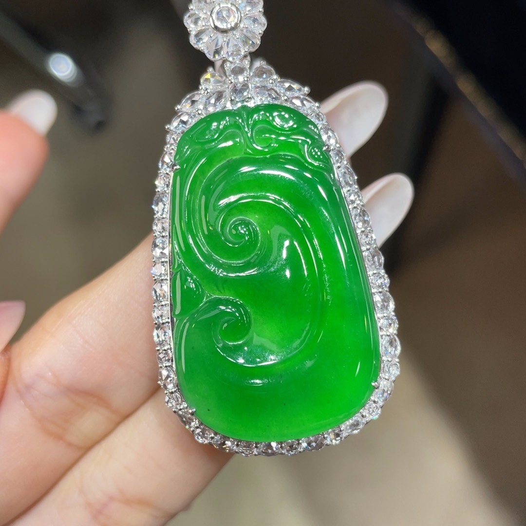 翡翠颈饰18K金镶嵌天然缅甸翡翠a货