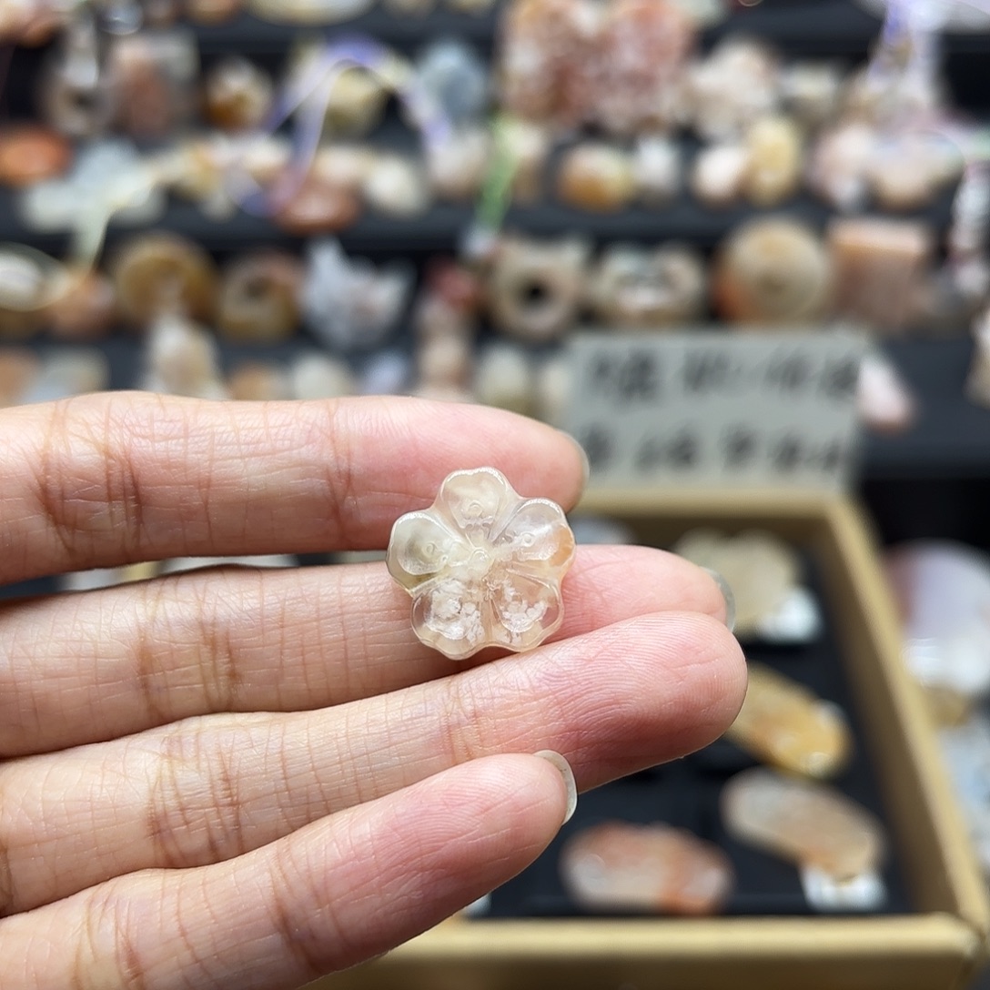 玛瑙/玉髓未镶嵌颈饰樱花可挑选