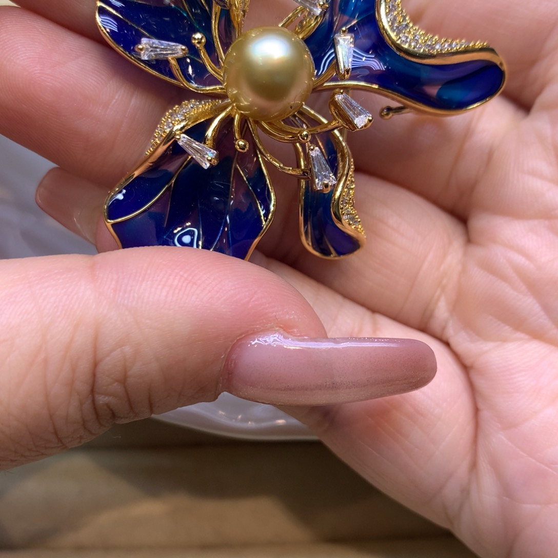 未镶嵌胸饰海水珍珠