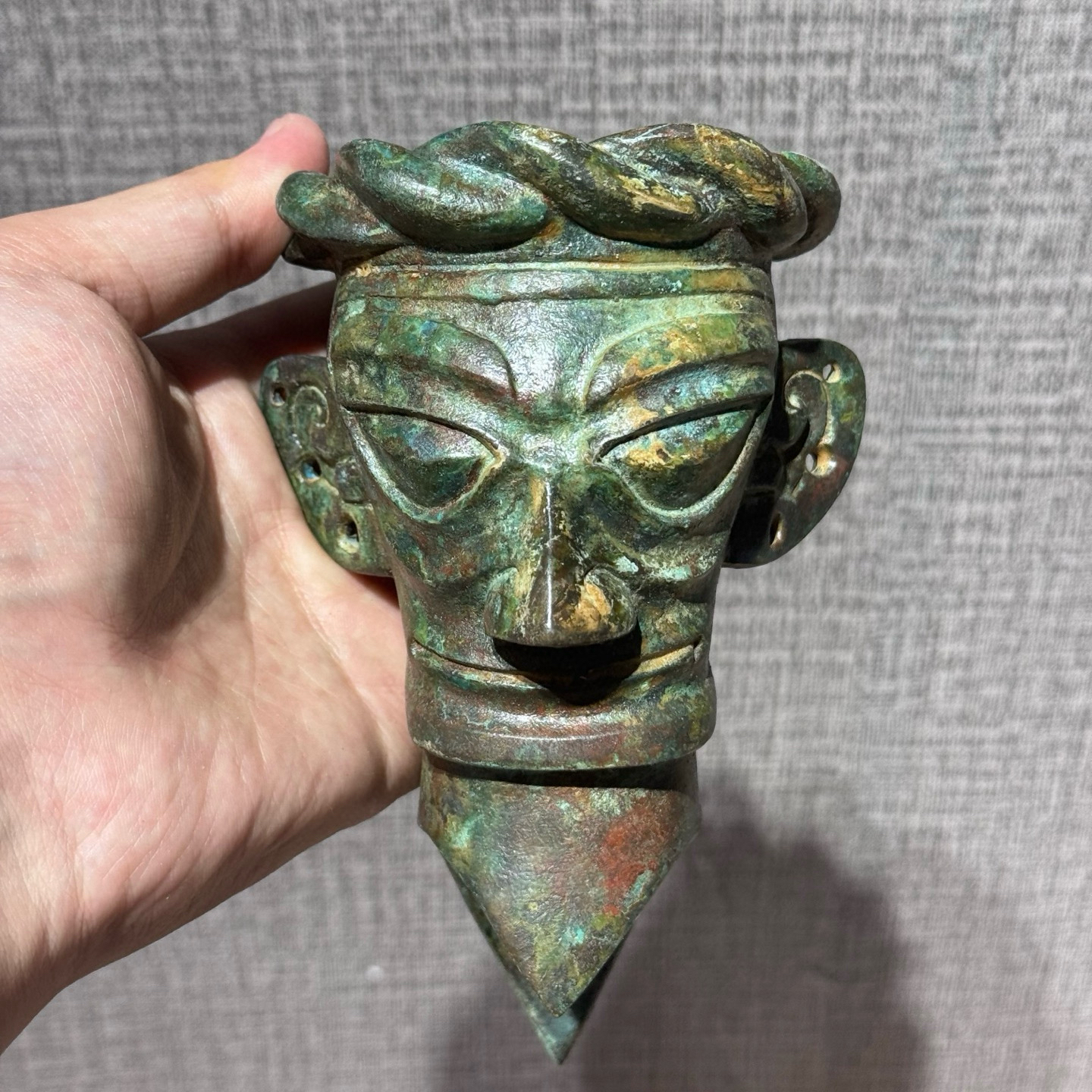 复古三星堆力士人高度16厘米长8厘米 仿古青铜器