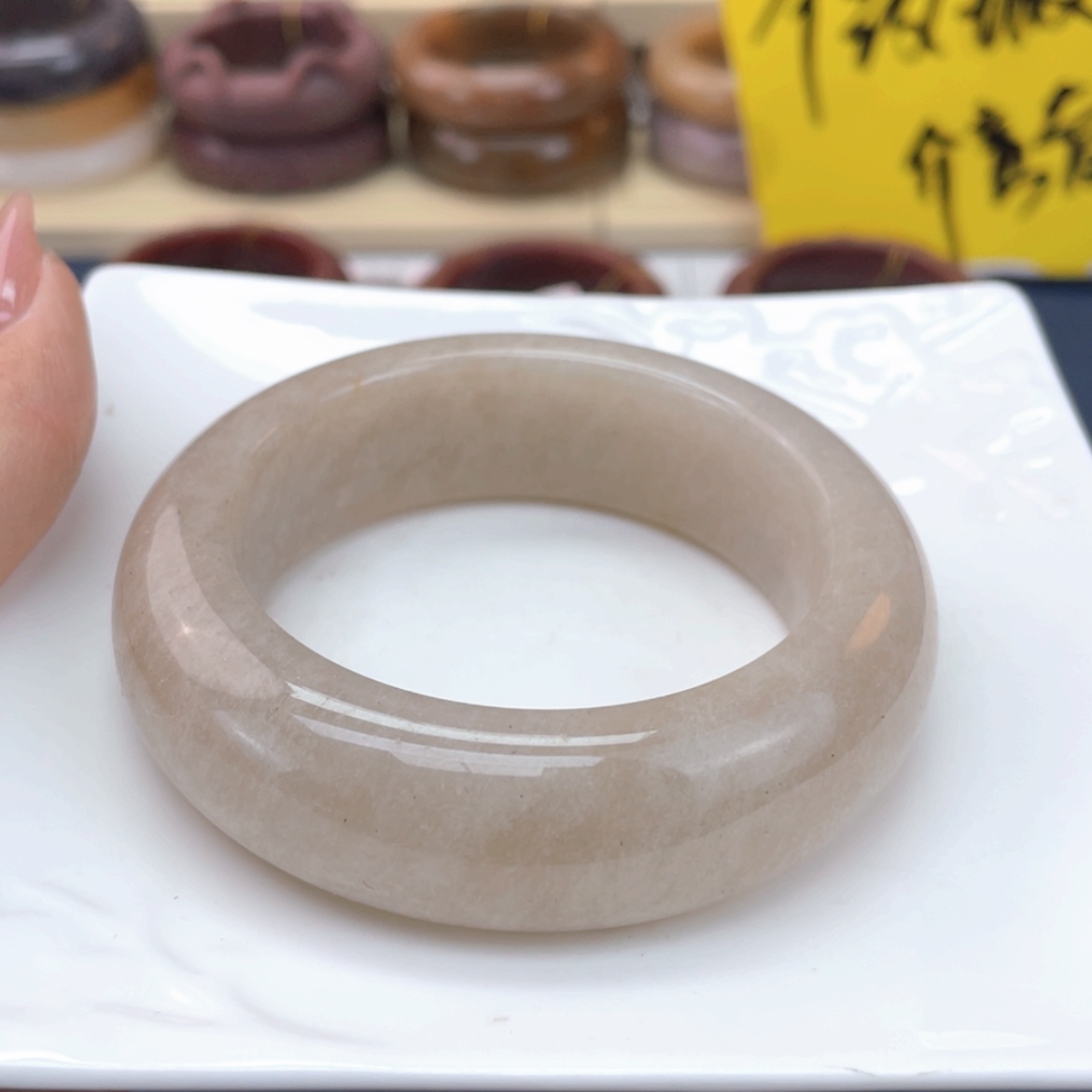 【闪购商品】石英质玉手镯未镶嵌