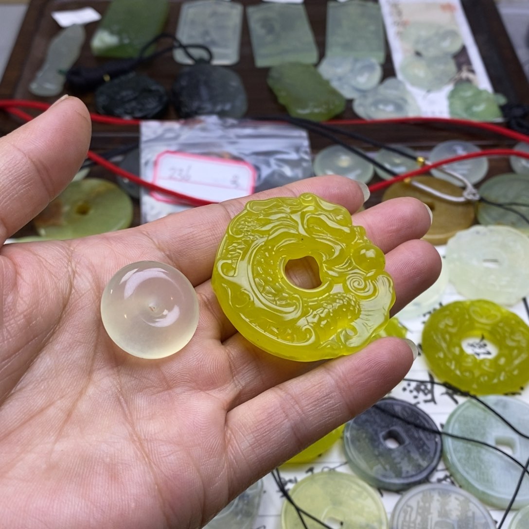 蛇纹石玉颈饰未镶嵌森*颈饰