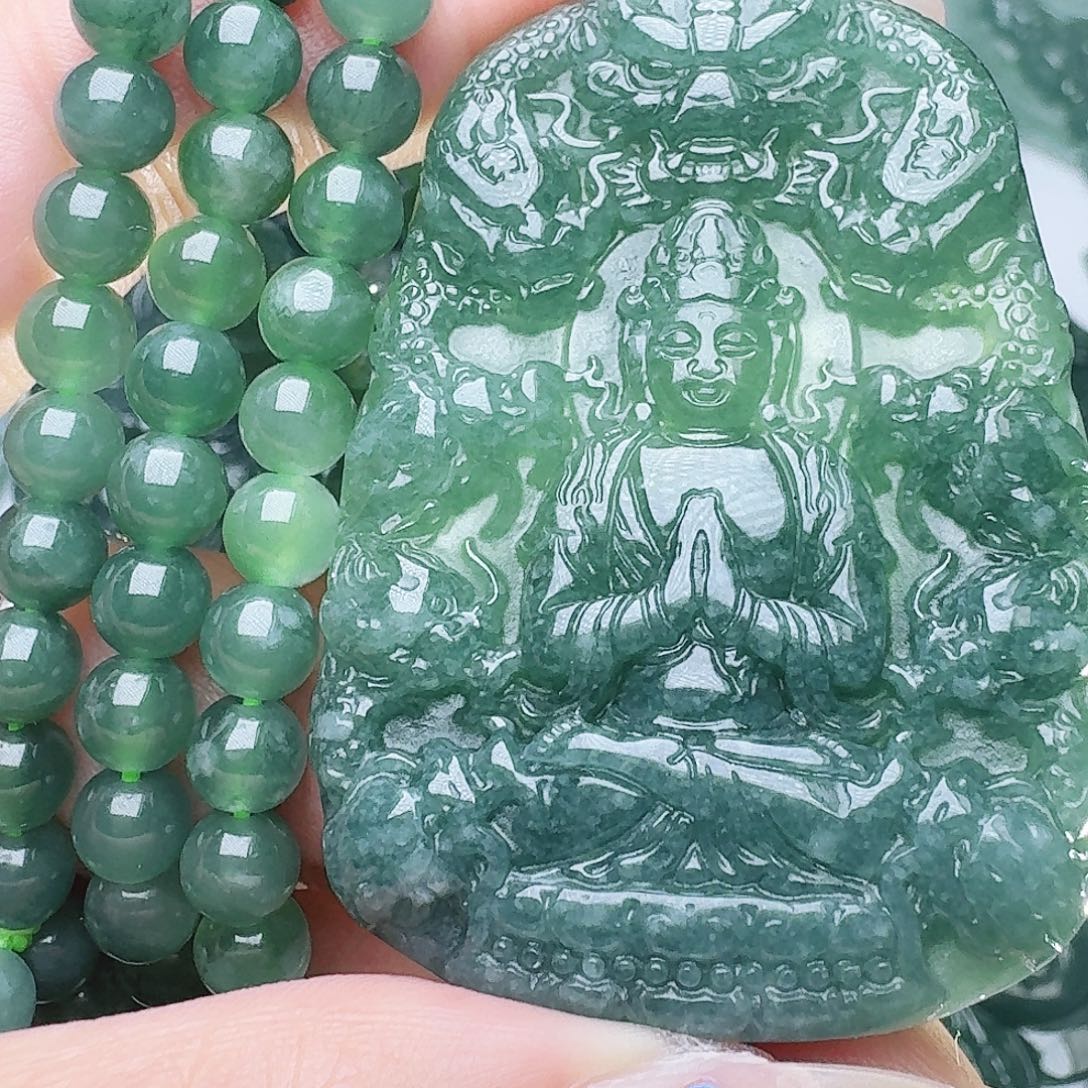 翡翠未镶嵌颈饰多样性发其一