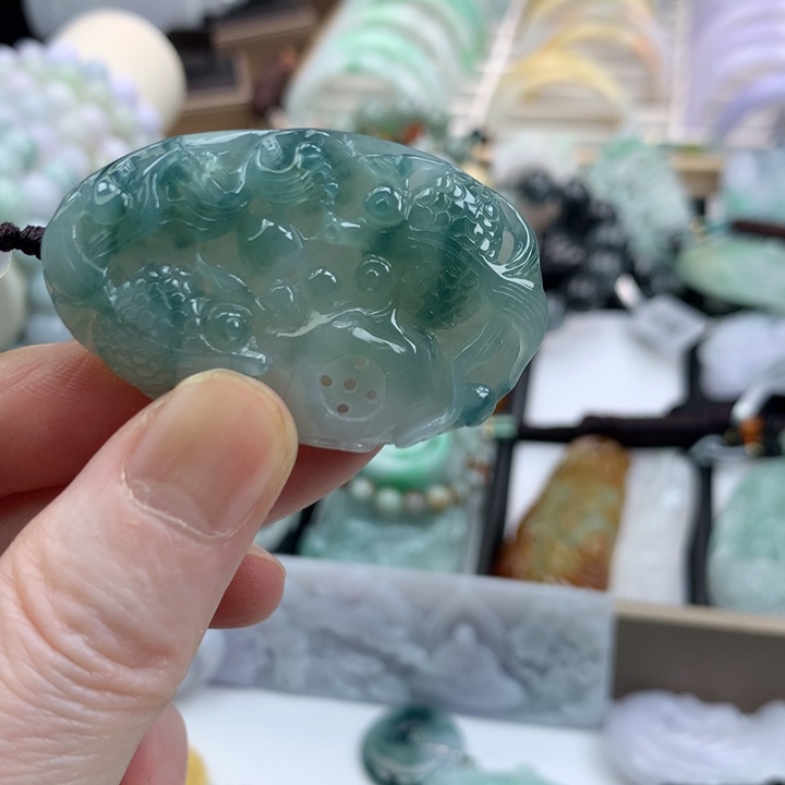 翡翠颈饰未镶嵌吊坠