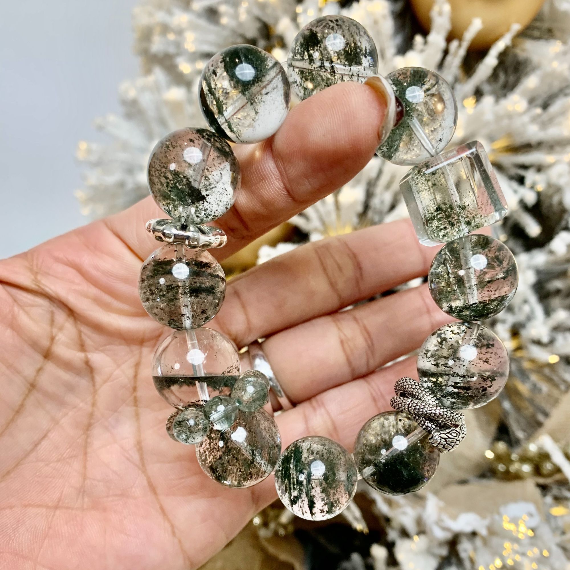 编织手工一对一绿幽串珠，招米手串