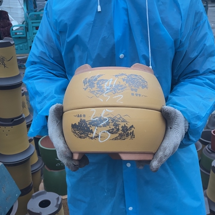 紫砂紫砂花盆和小盆栽