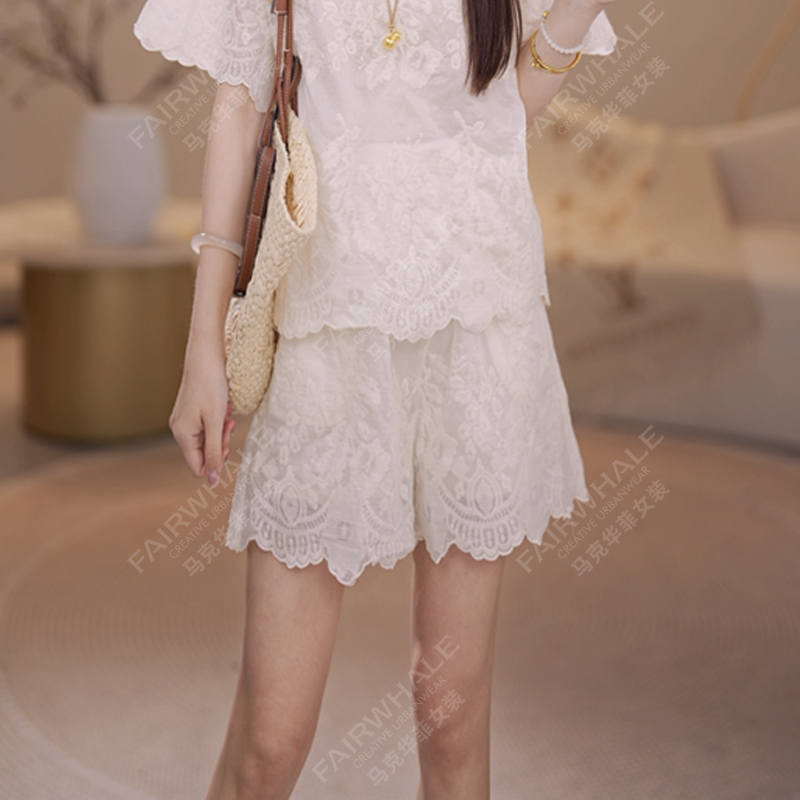 马克华菲女装夏季2025舒适透气亲肤法式蕾丝绣花休闲短裤 X