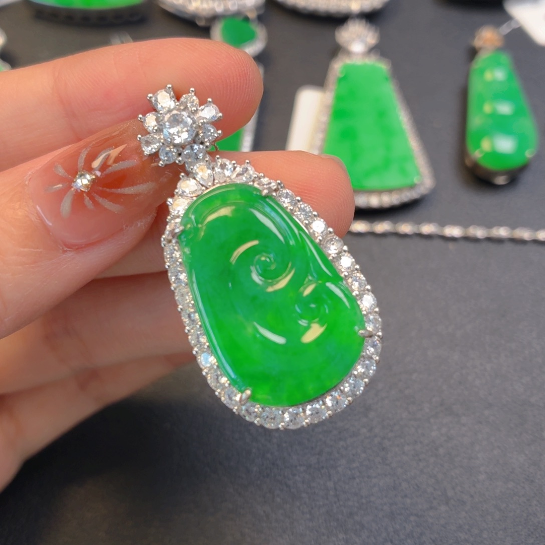 翡翠银S925镶嵌颈饰