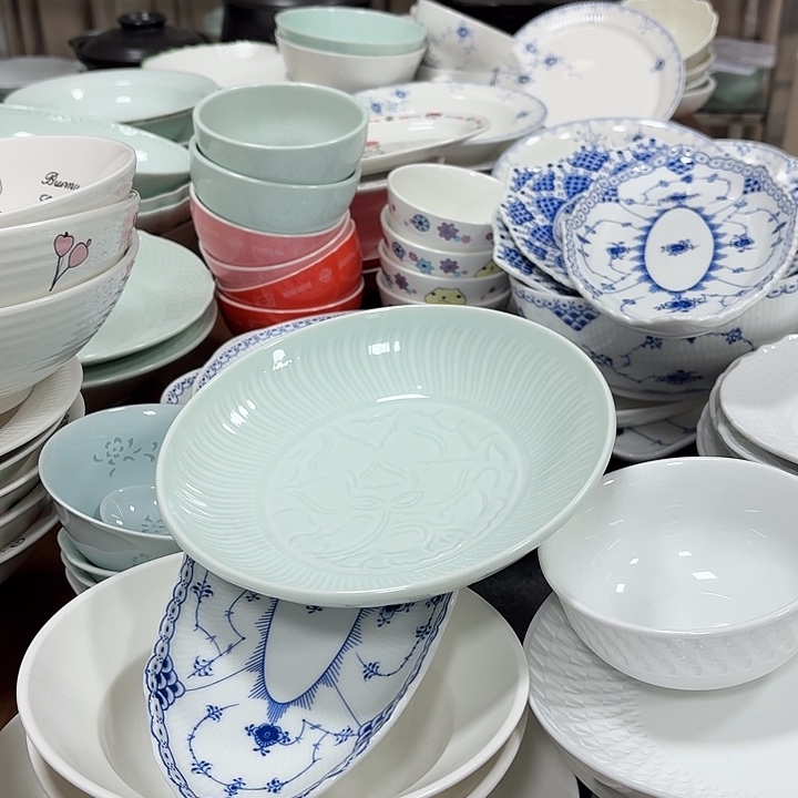 红***7.5寸芙蓉勾戈盘。        