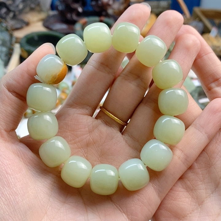 手链未镶嵌透闪石质玉张*胜