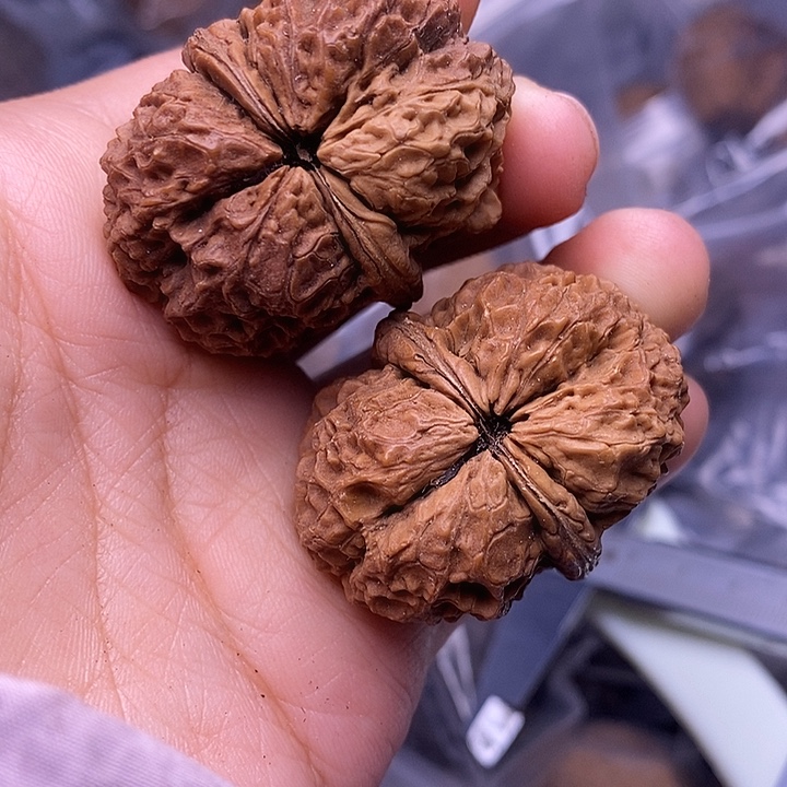 文玩核桃吊坠  120