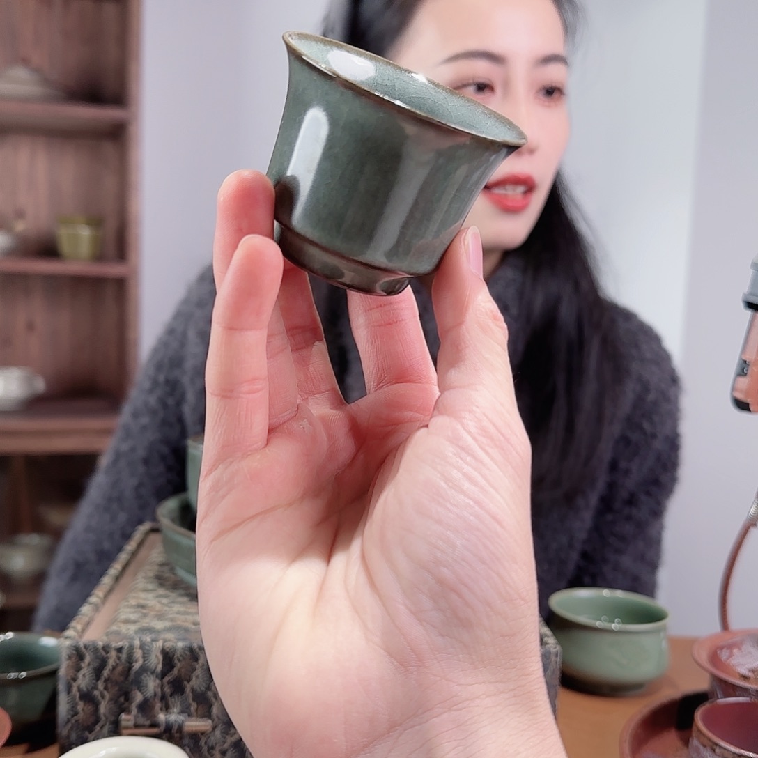 瓷摆件小马蹄杯铁胎