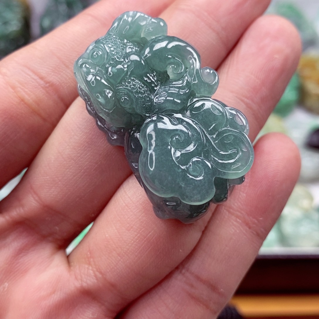 翡翠颈饰未镶嵌翡翠