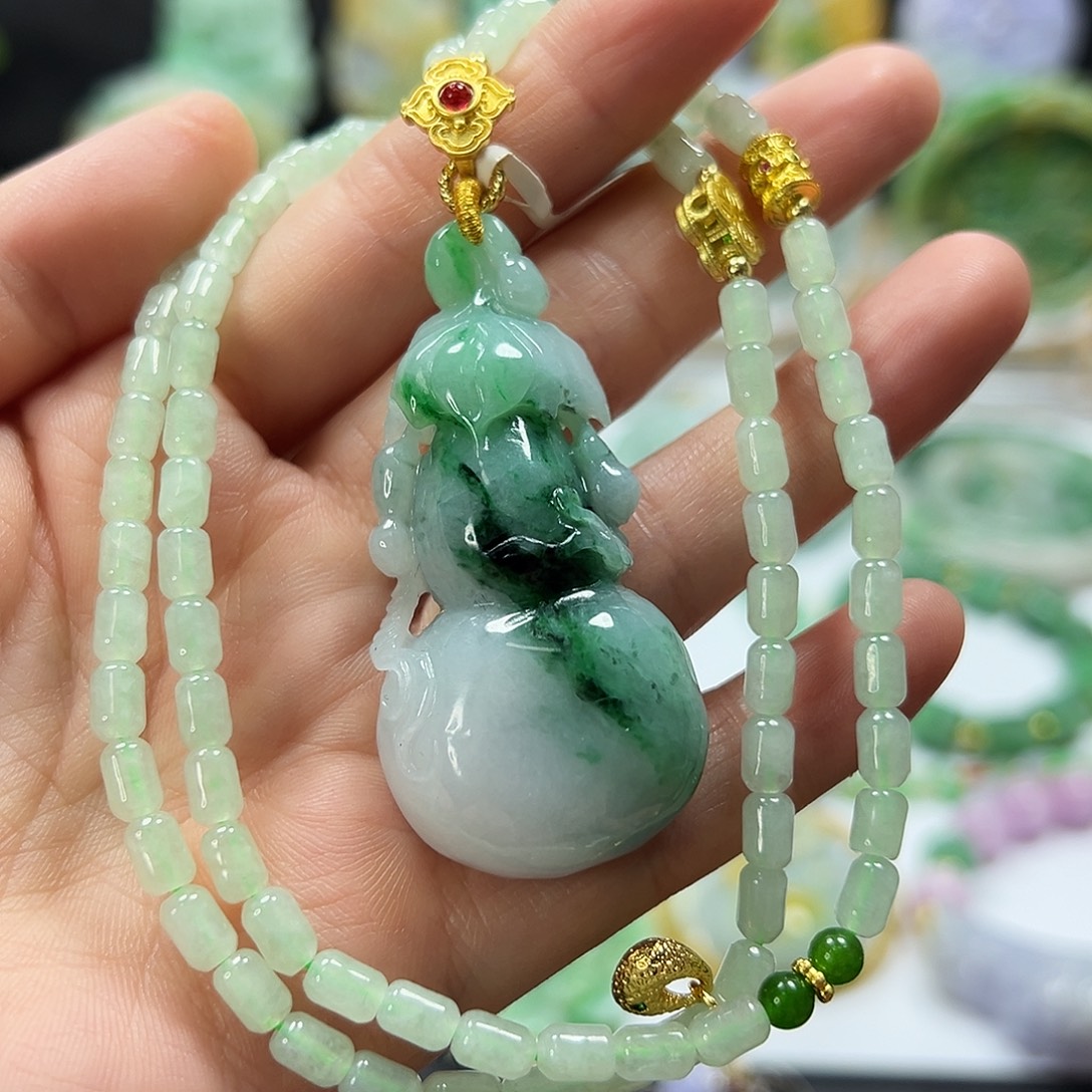 翡翠未镶嵌颈饰吊坠