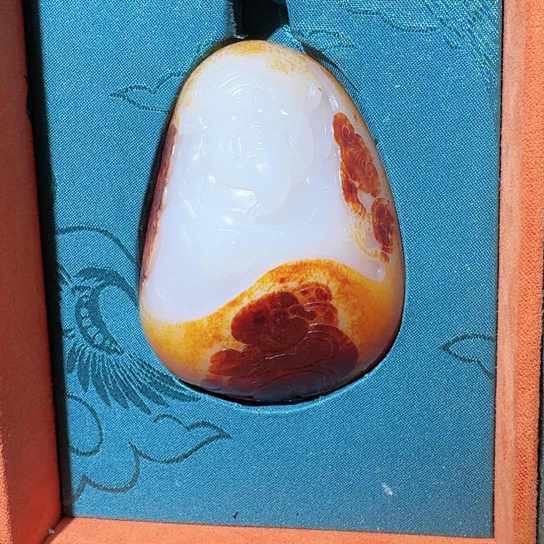 和田玉未镶嵌把件