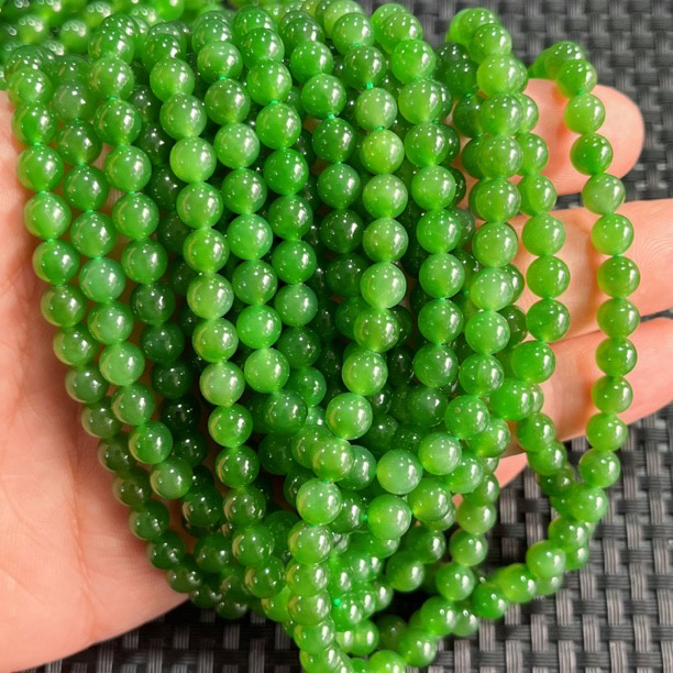 【元举甄选】俄碧冰底正阳绿无矿点约6mm108颗珠链（多样性发一）